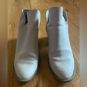 Women's off White Ankle Boots